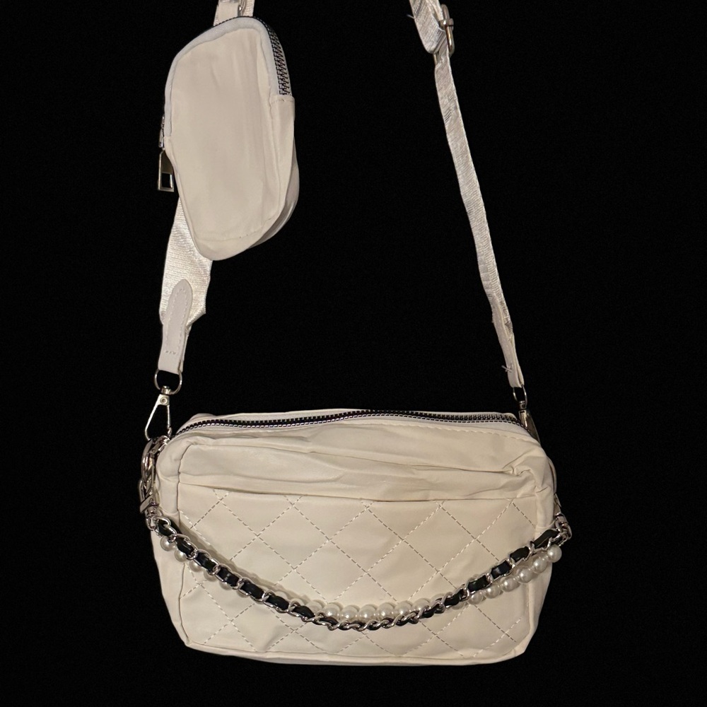 Elegant Cream Quilted Shoulder Bag